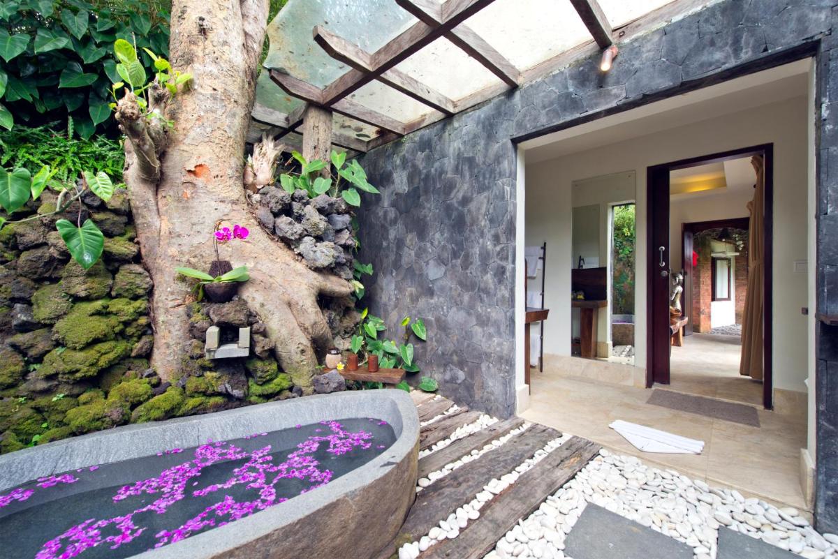 Adiwana Dara Ayu Villas