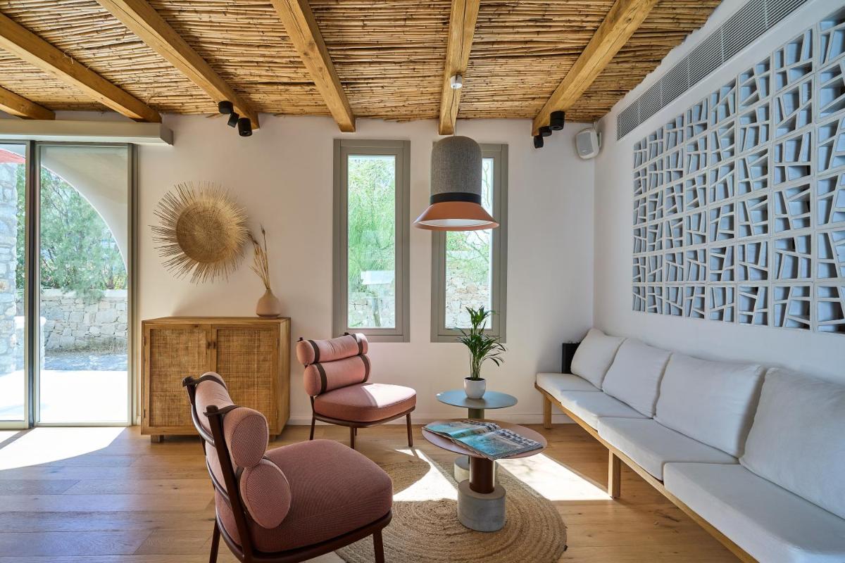 Adorno Beach Hotel and Suites