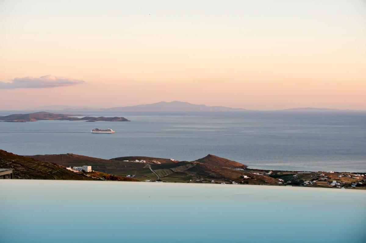 Aeolis Tinos Suites