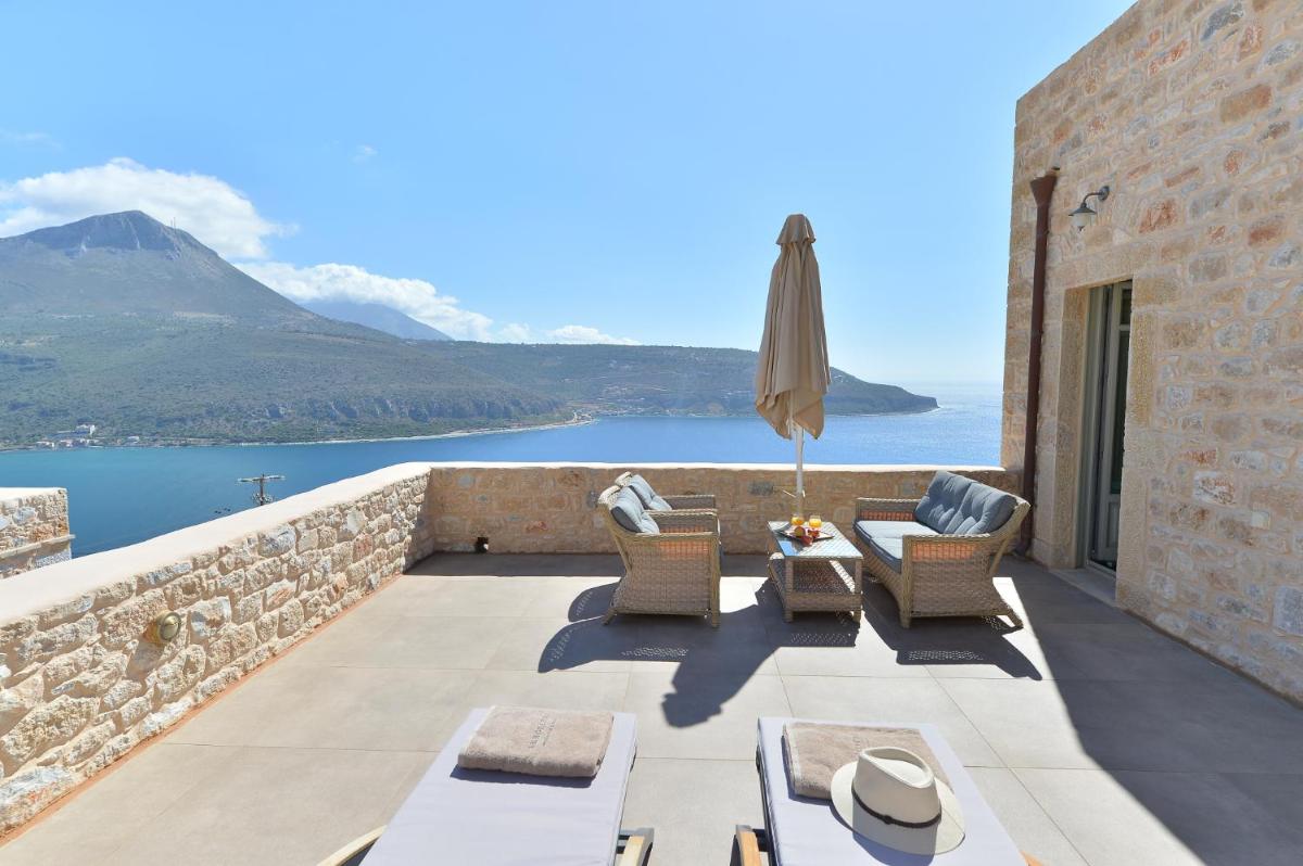 Akrolithi Boutique Hotel & Suites