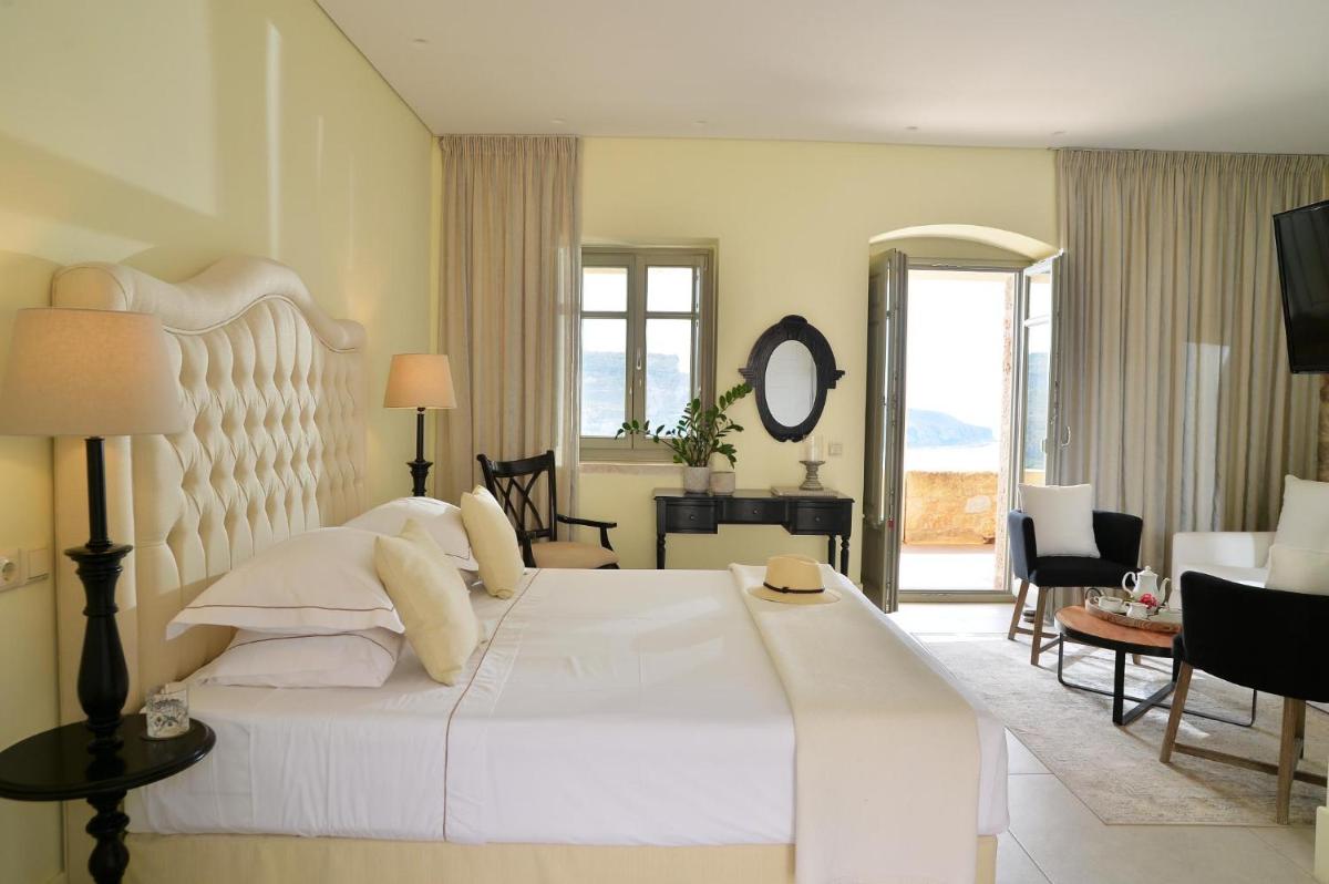 Akrolithi Boutique Hotel & Suites