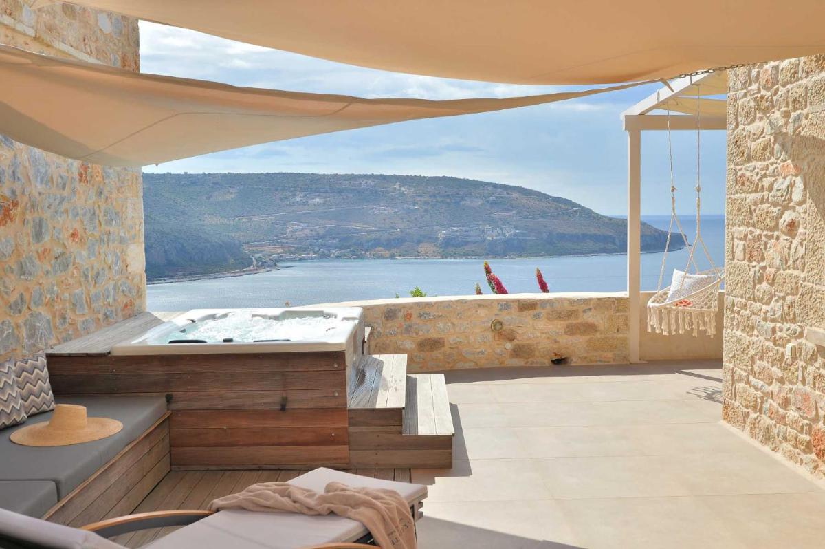 Akrolithi Boutique Hotel & Suites