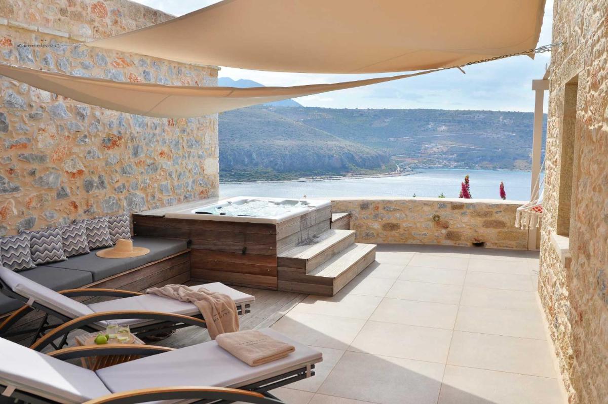 Akrolithi Boutique Hotel & Suites