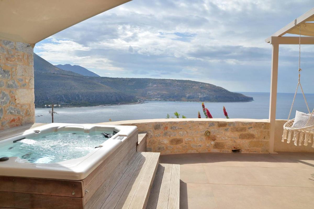 Akrolithi Boutique Hotel & Suites