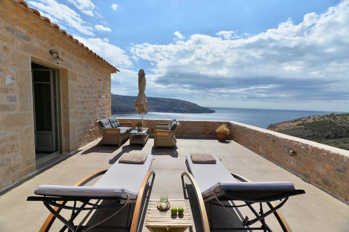 Akrolithi Boutique Hotel & Suites