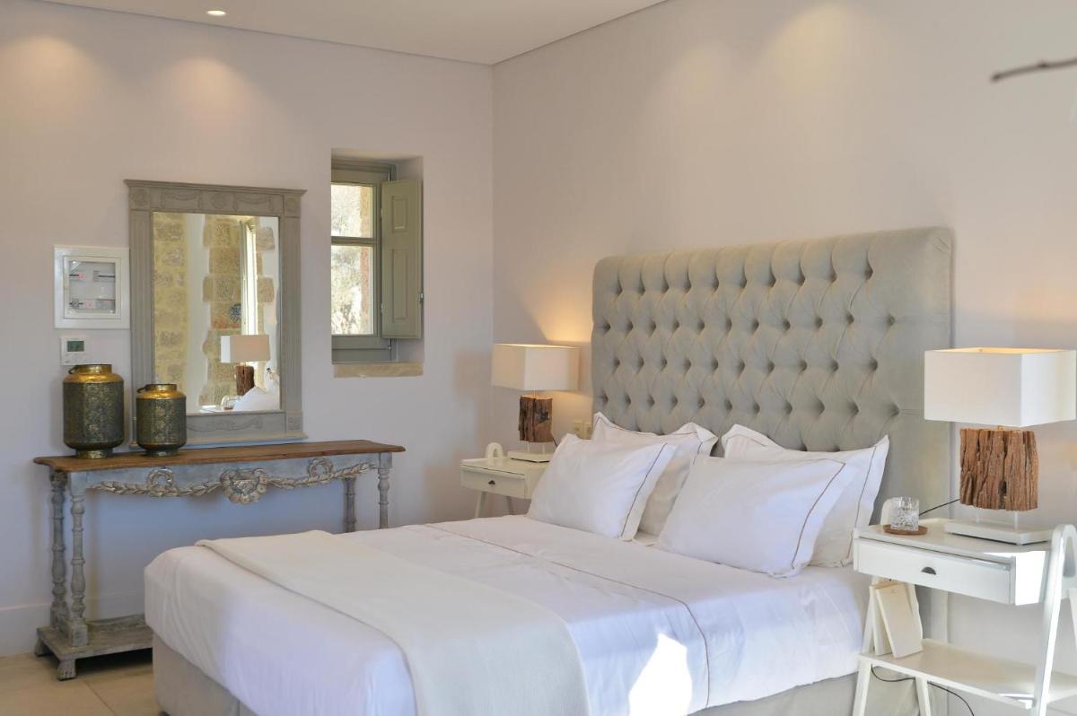 Akrolithi Boutique Hotel & Suites