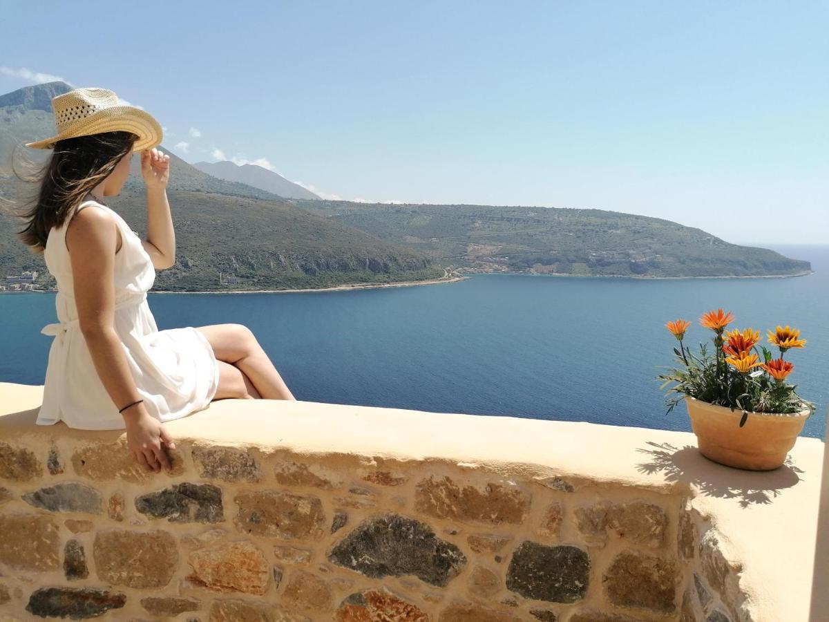 Akrolithi Boutique Hotel & Suites