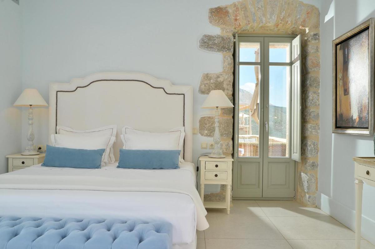 Akrolithi Boutique Hotel & Suites