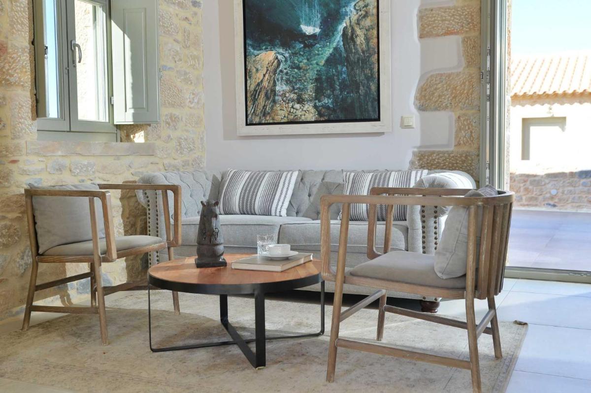 Akrolithi Boutique Hotel & Suites