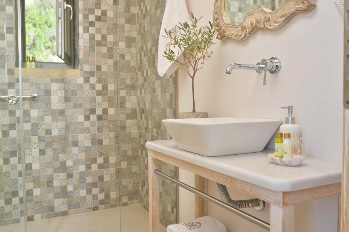 Akrolithi Boutique Hotel & Suites