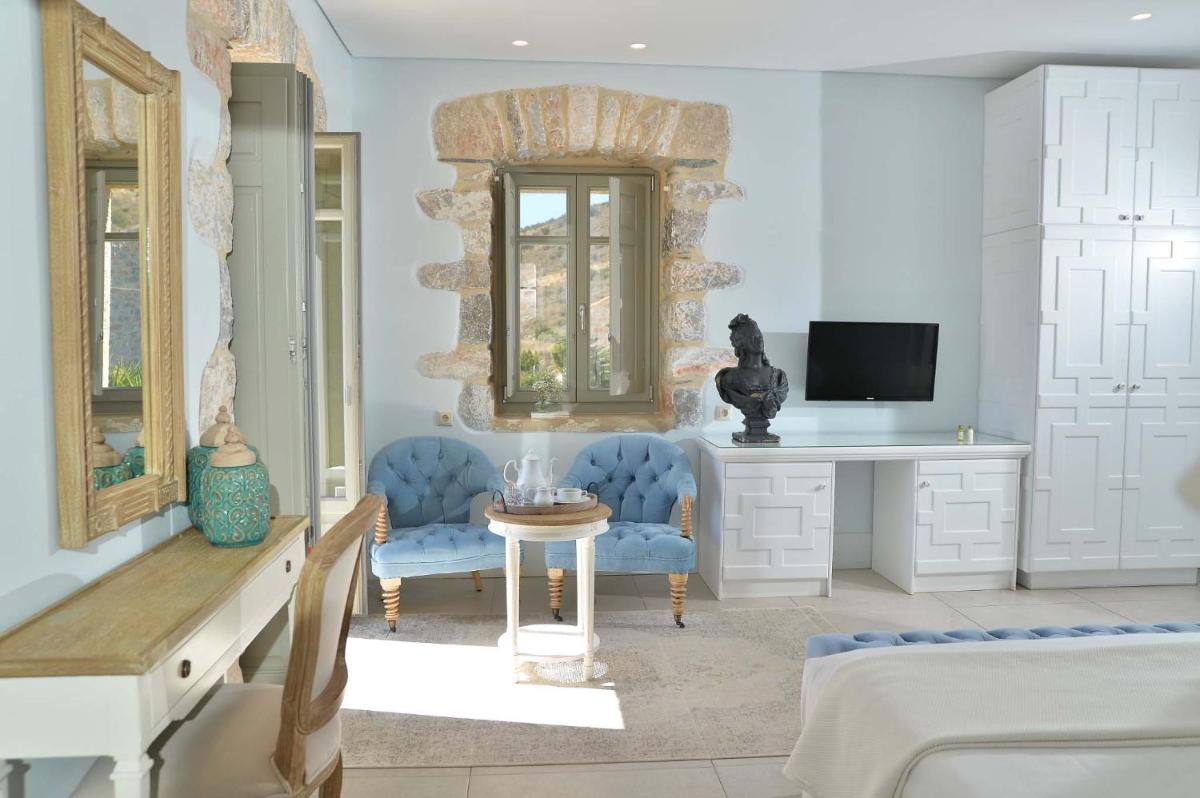 Akrolithi Boutique Hotel & Suites