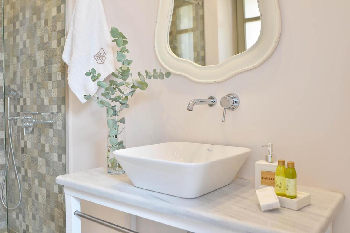 Akrolithi Boutique Hotel & Suites