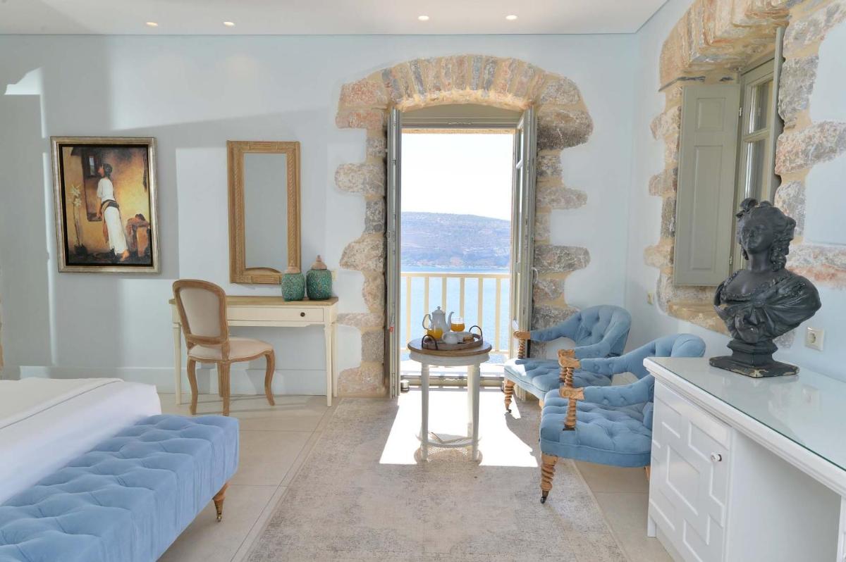 Akrolithi Boutique Hotel & Suites