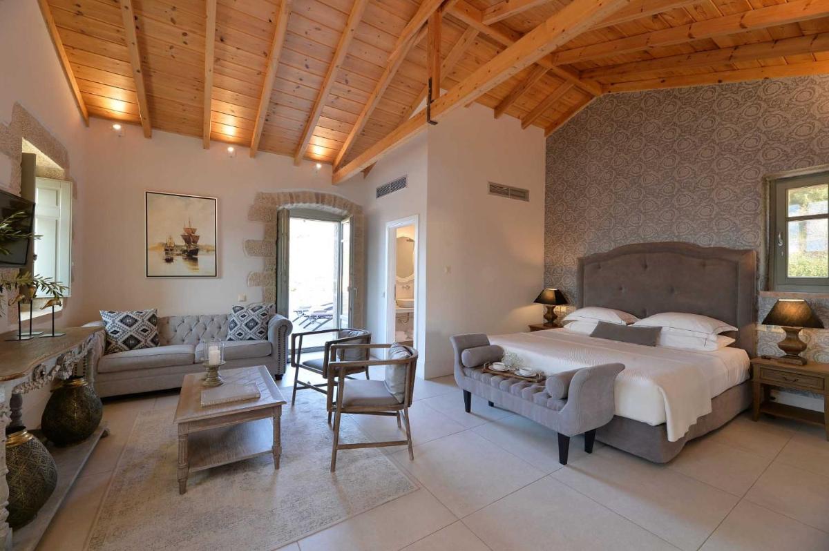 Akrolithi Boutique Hotel & Suites