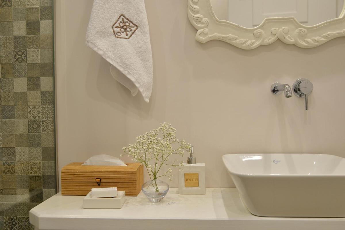 Akrolithi Boutique Hotel & Suites