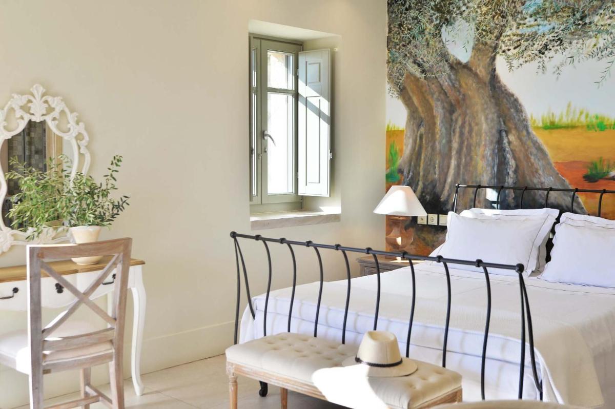 Akrolithi Boutique Hotel & Suites