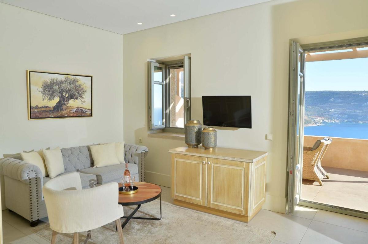 Akrolithi Boutique Hotel & Suites