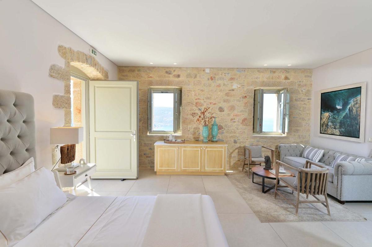 Akrolithi Boutique Hotel & Suites