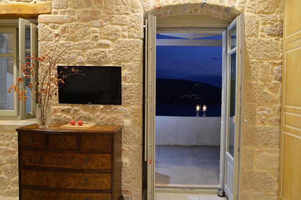 Akrolithi Boutique Hotel & Suites