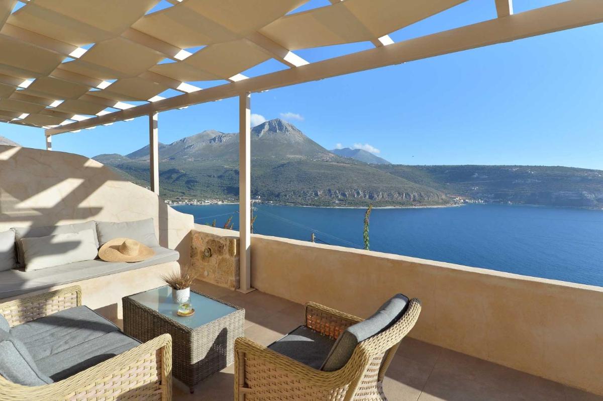 Akrolithi Boutique Hotel & Suites