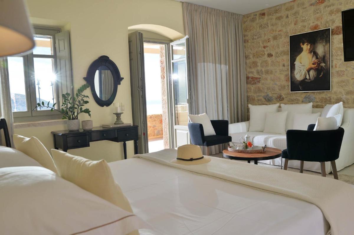 Akrolithi Boutique Hotel & Suites