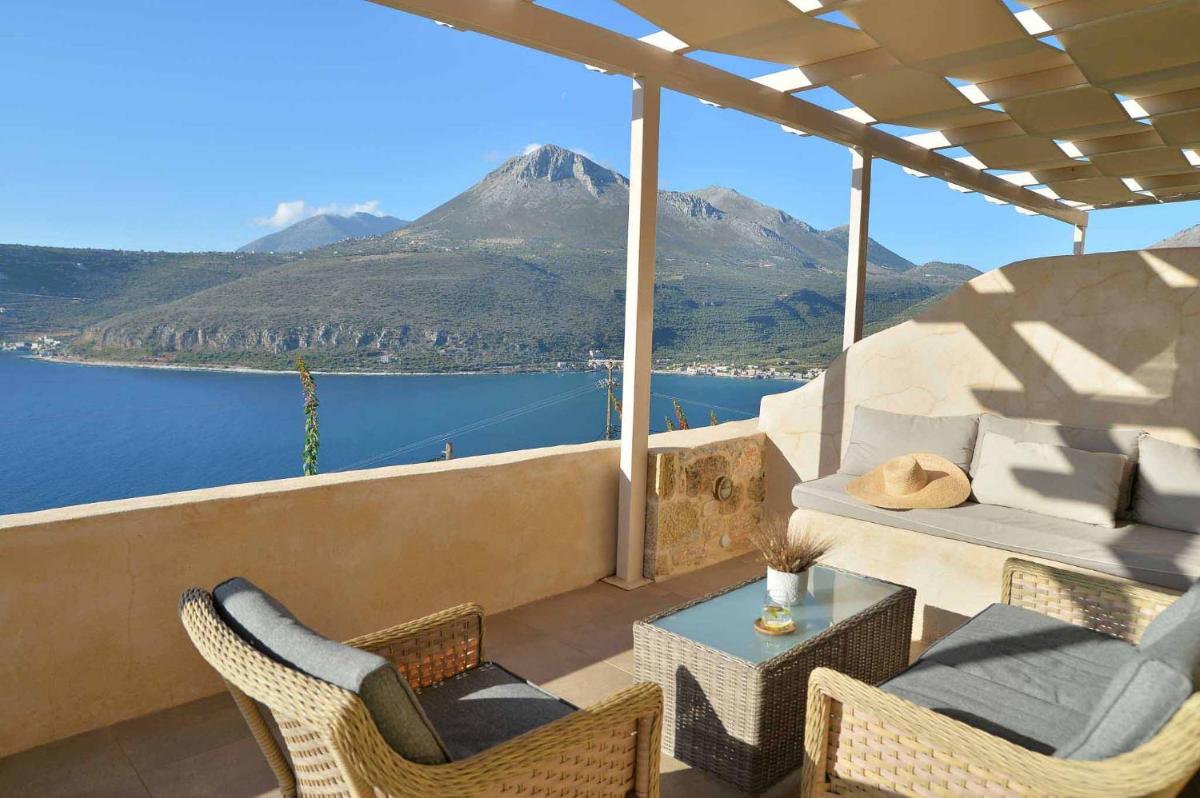 Akrolithi Boutique Hotel & Suites