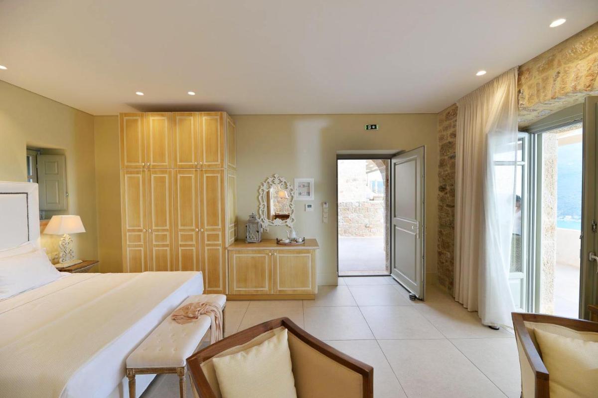 Akrolithi Boutique Hotel & Suites