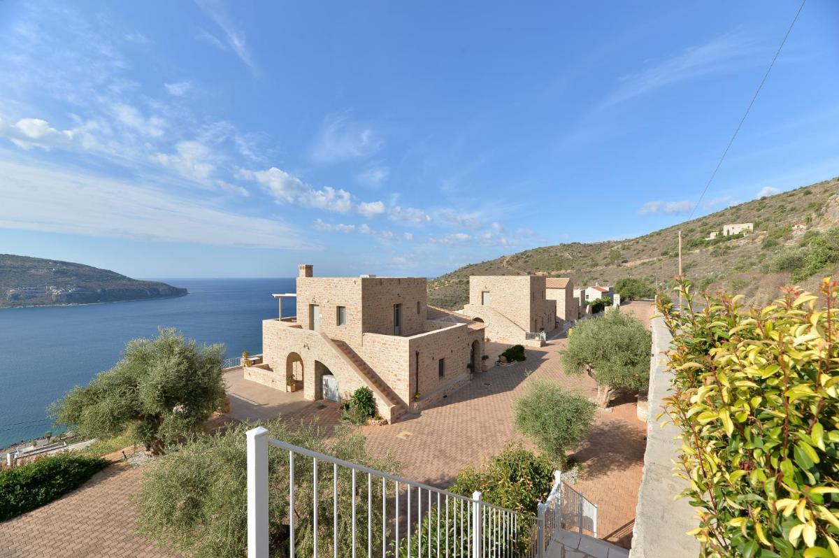 Akrolithi Boutique Hotel & Suites