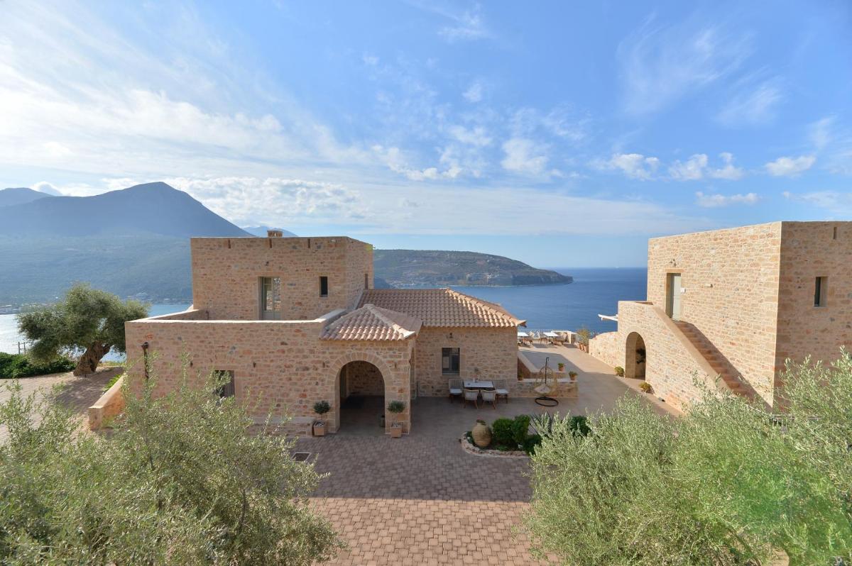 Akrolithi Boutique Hotel & Suites