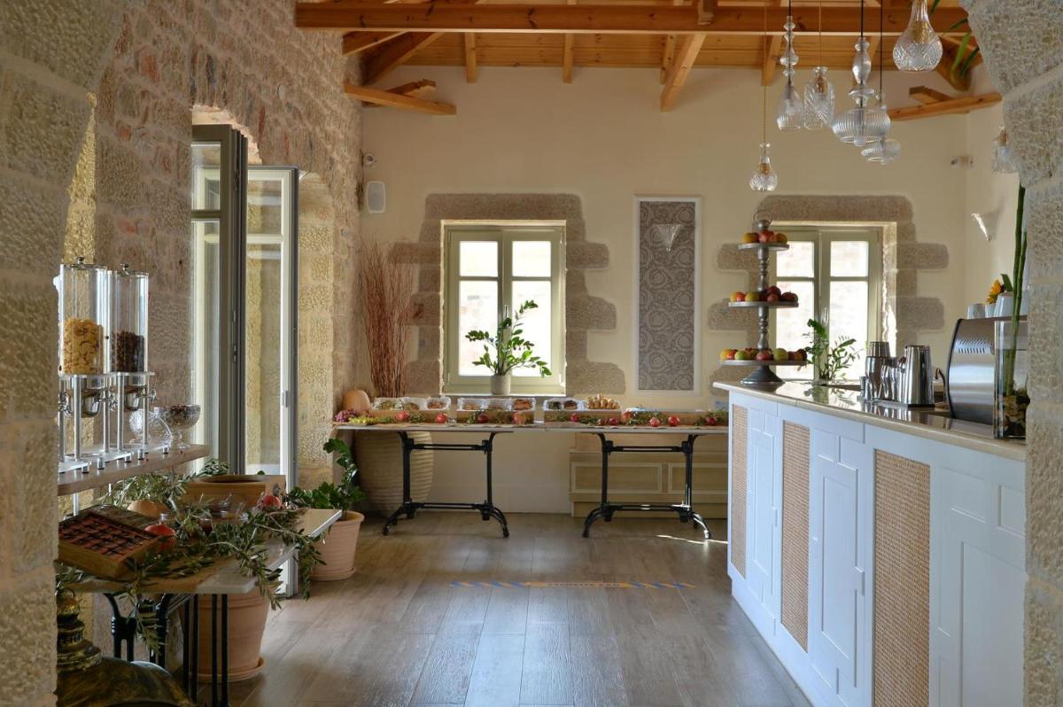 Akrolithi Boutique Hotel & Suites