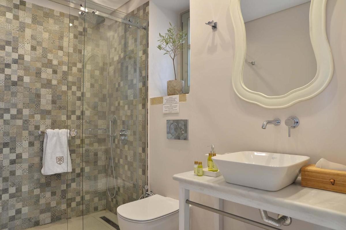 Akrolithi Boutique Hotel & Suites