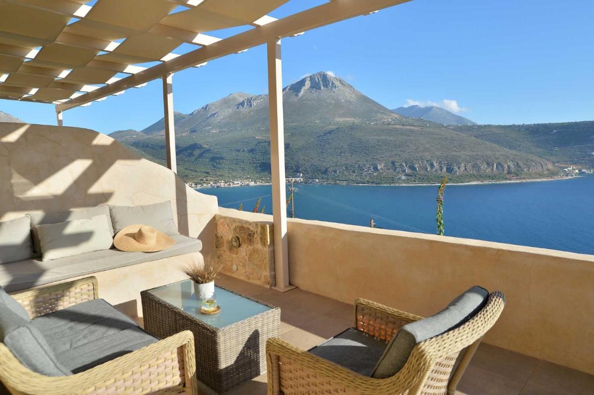 Akrolithi Boutique Hotel & Suites