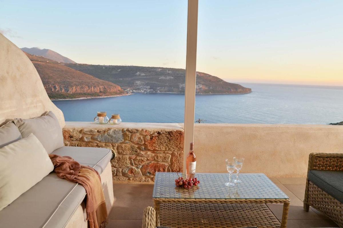 Akrolithi Boutique Hotel & Suites