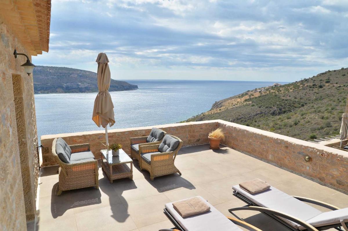 Akrolithi Boutique Hotel & Suites