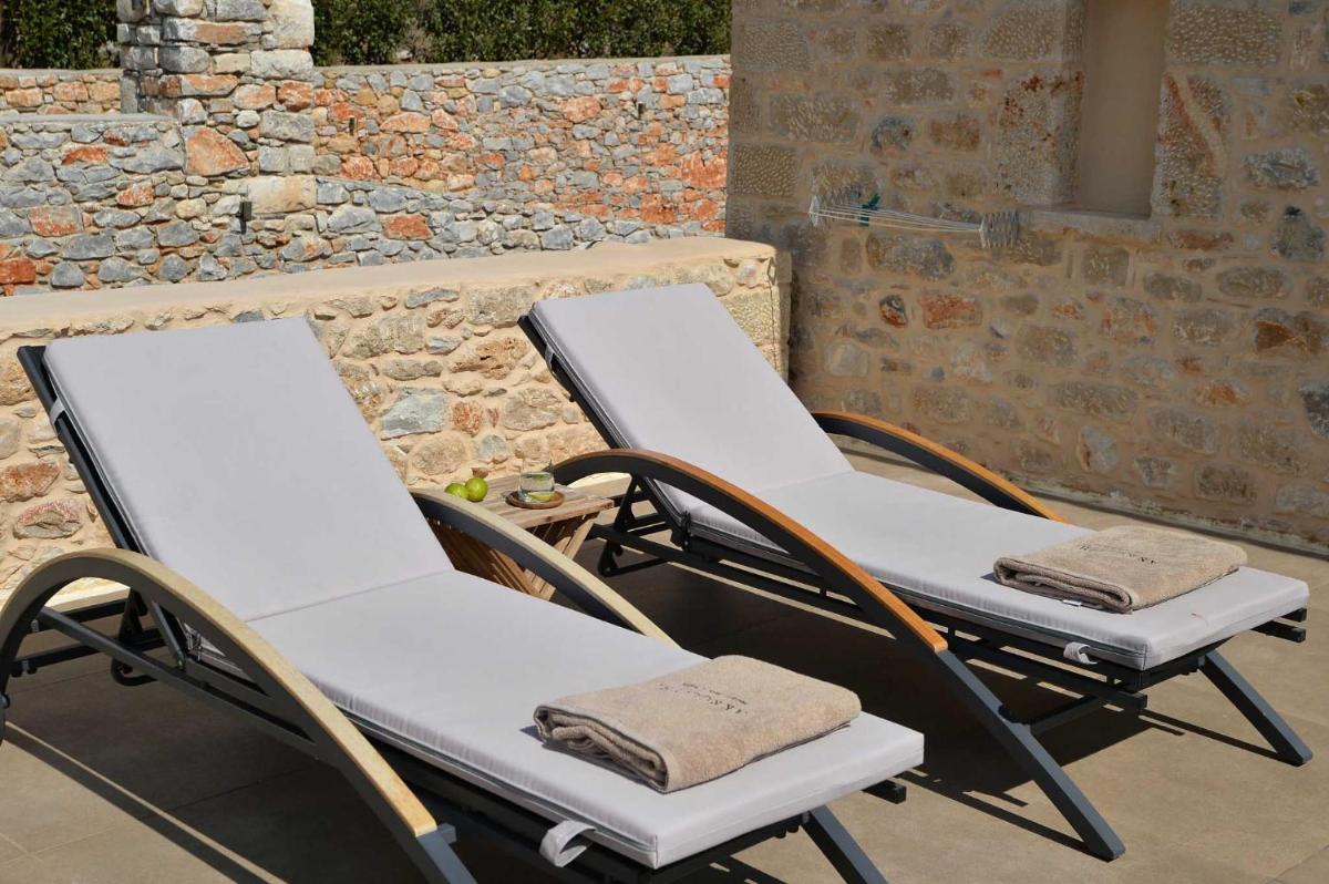 Akrolithi Boutique Hotel & Suites