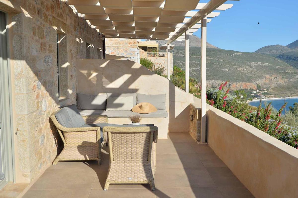 Akrolithi Boutique Hotel & Suites