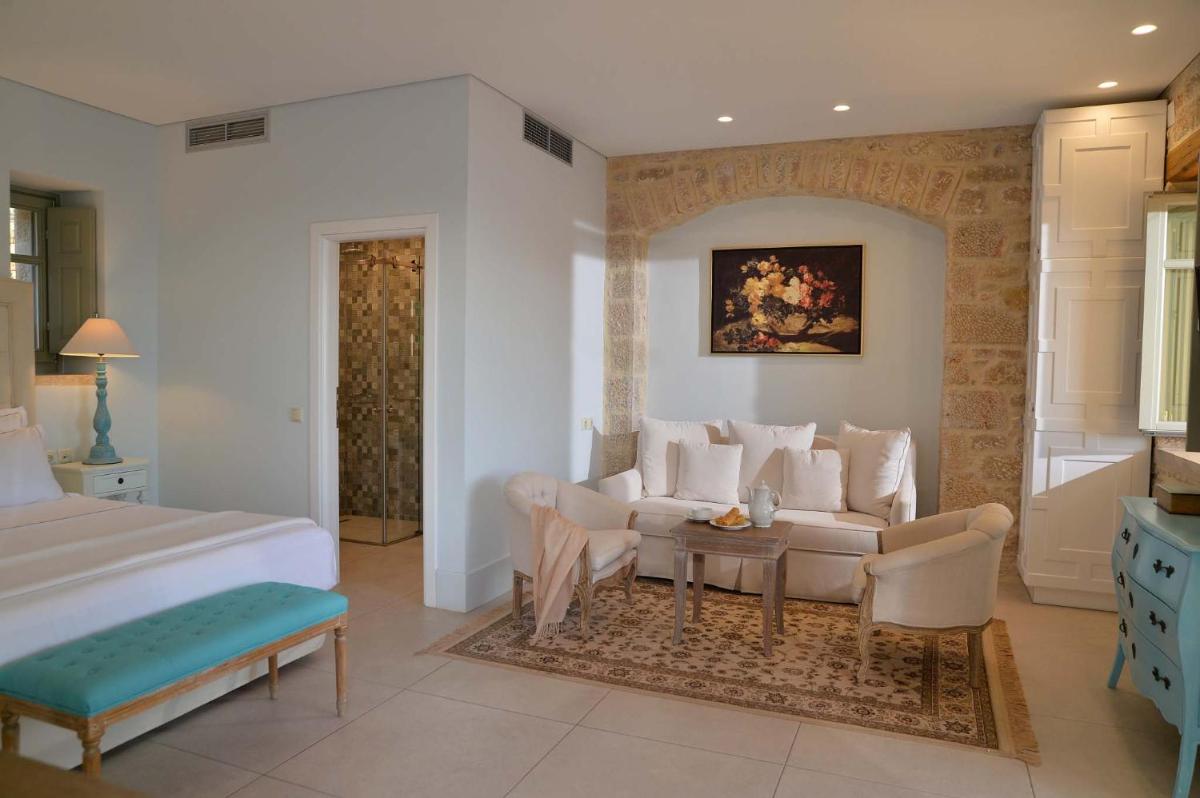 Akrolithi Boutique Hotel & Suites
