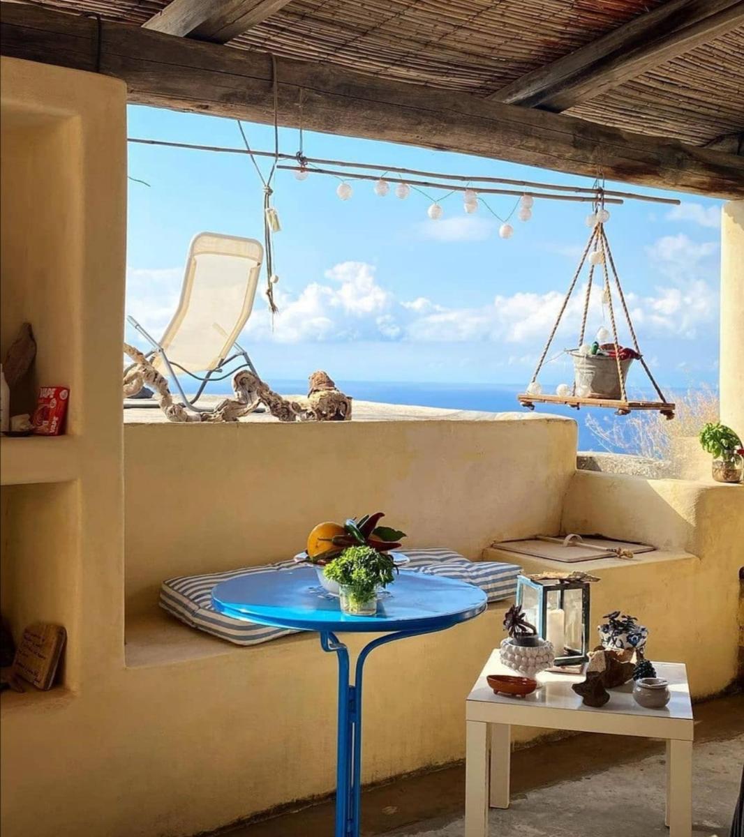 Alicudi Giardino dei Carrubi- al gradino 365