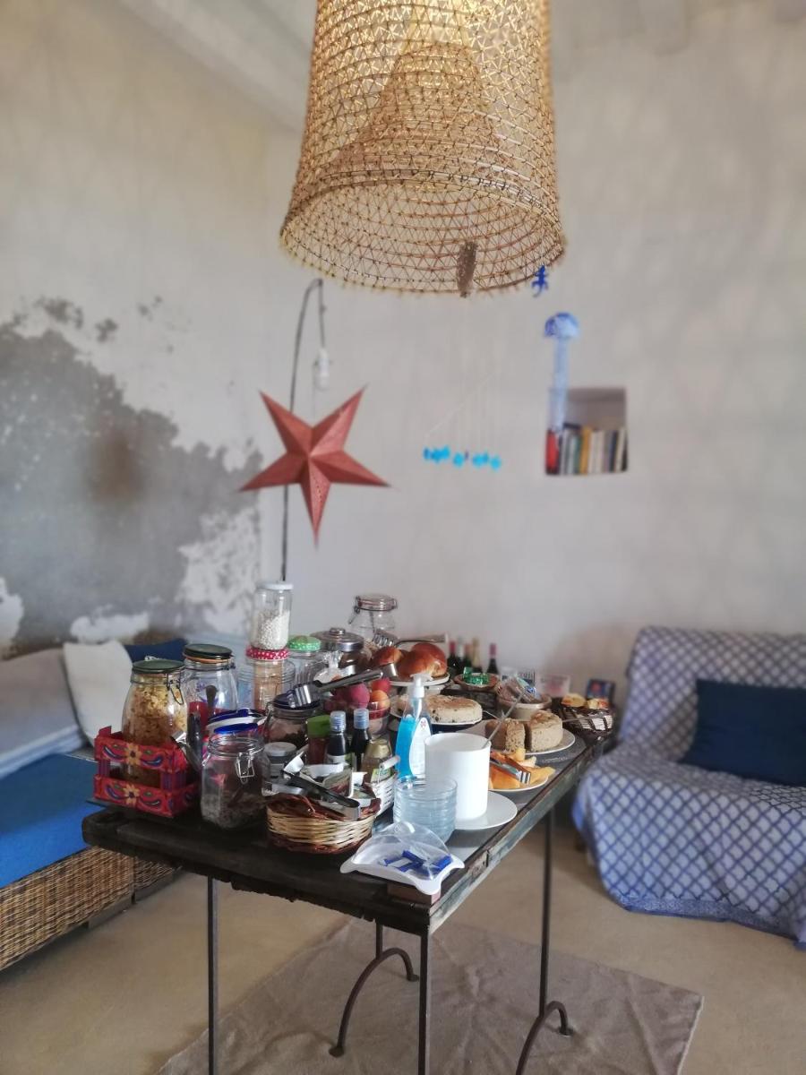 Alicudi Giardino dei Carrubi- al gradino 365