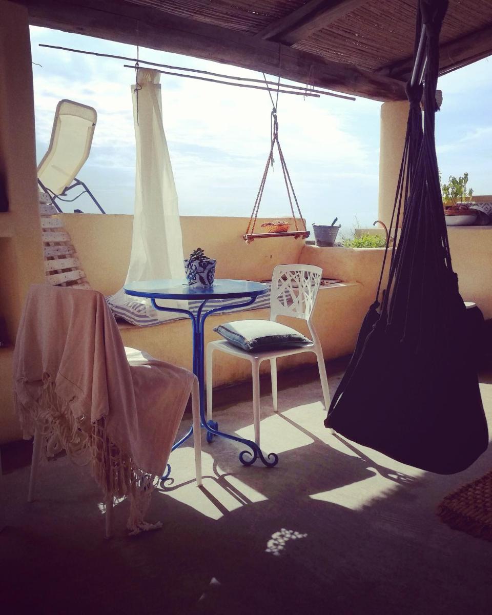 Alicudi Giardino dei Carrubi- al gradino 365