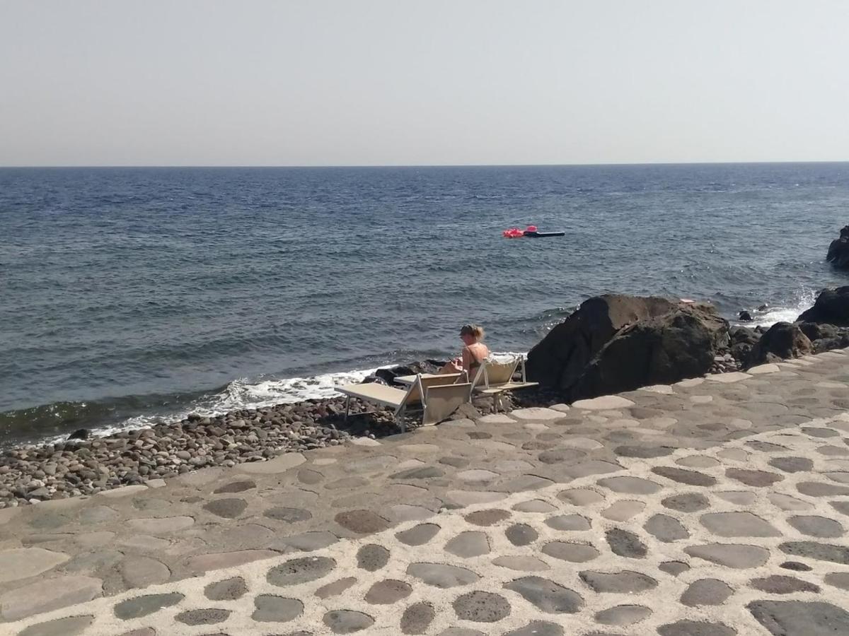 Alicudi Giardino dei Carrubi- al gradino 365