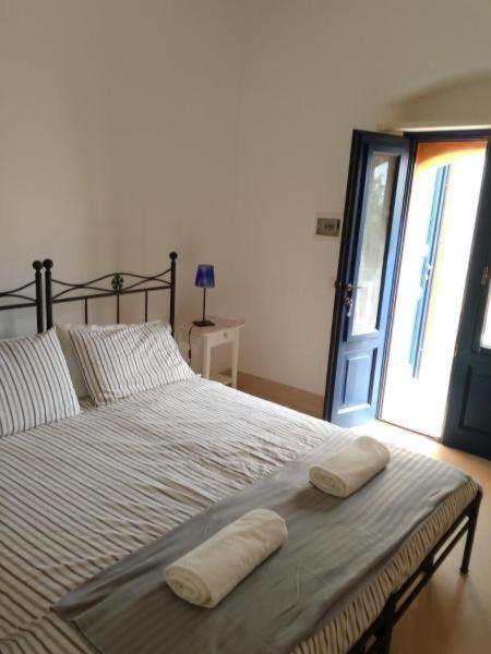 Alicudi Giardino dei Carrubi- al gradino 365