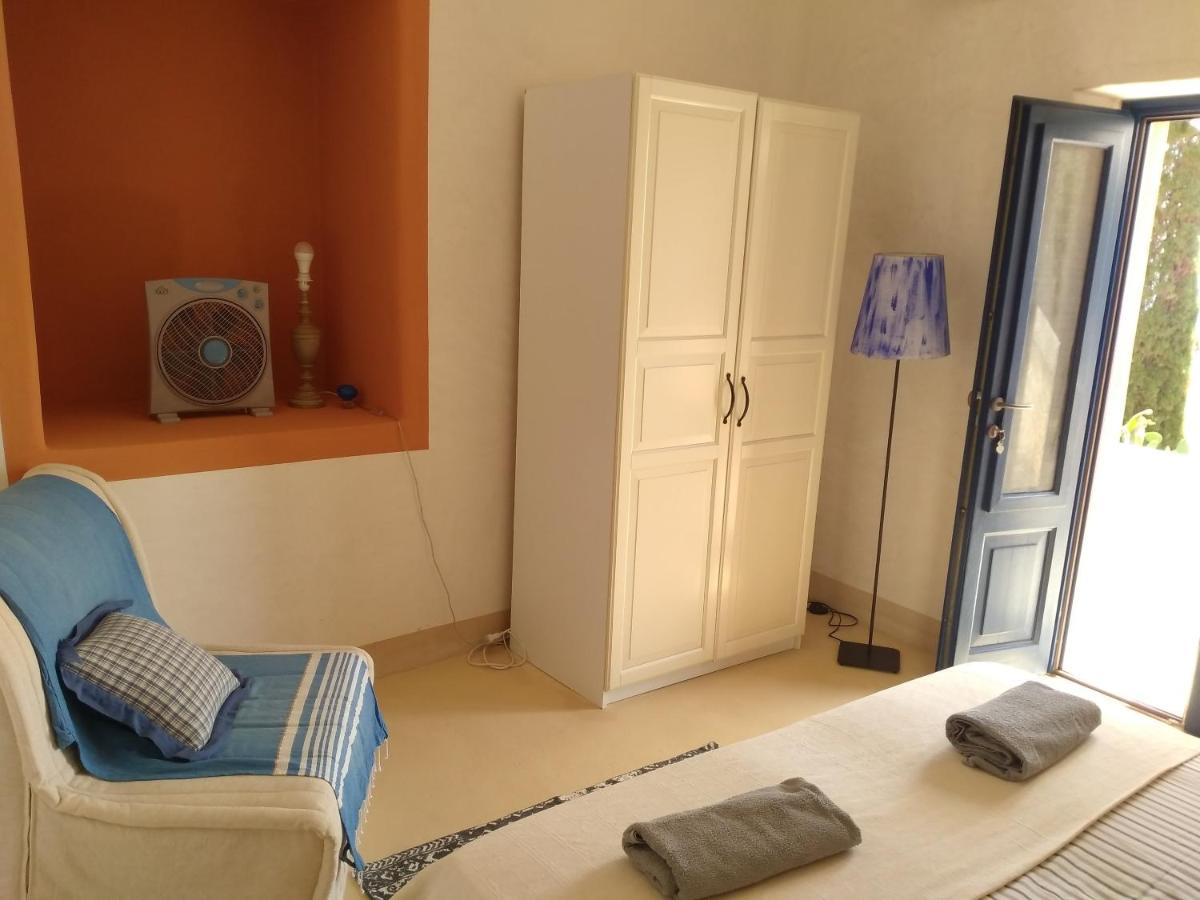 Alicudi Giardino dei Carrubi- al gradino 365