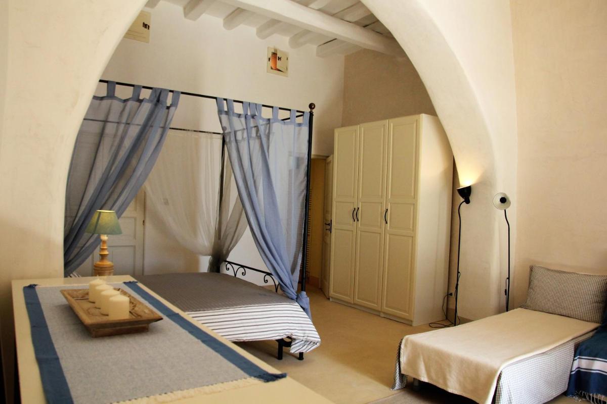 Alicudi Giardino dei Carrubi- al gradino 365