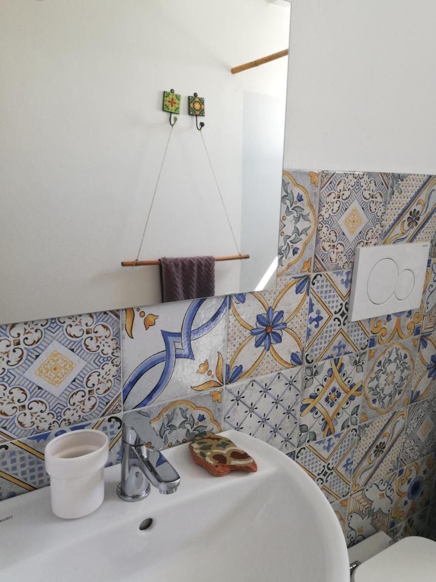 Alicudi Giardino dei Carrubi- al gradino 365