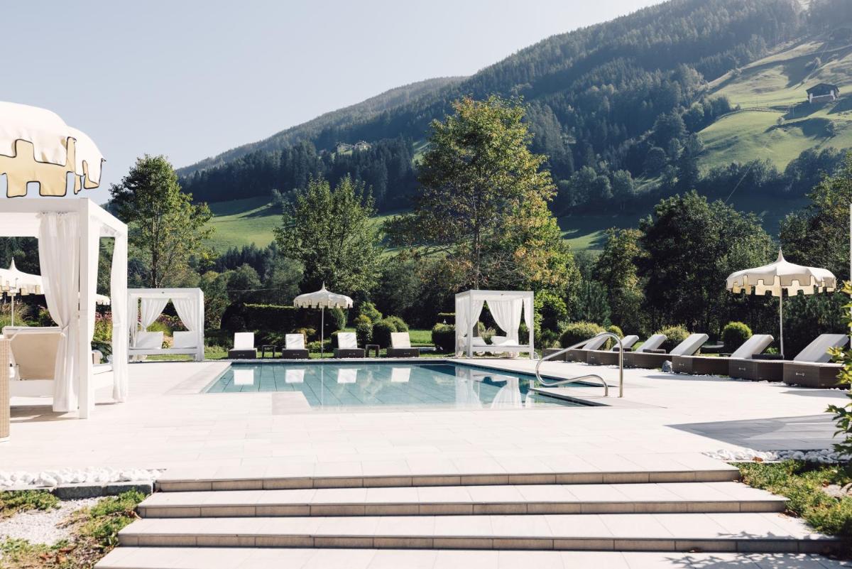 Alpenpalace Luxury Hideaway & Spa Retreat