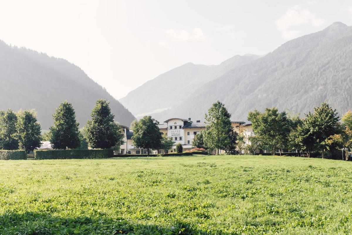 Alpenpalace Luxury Hideaway & Spa Retreat