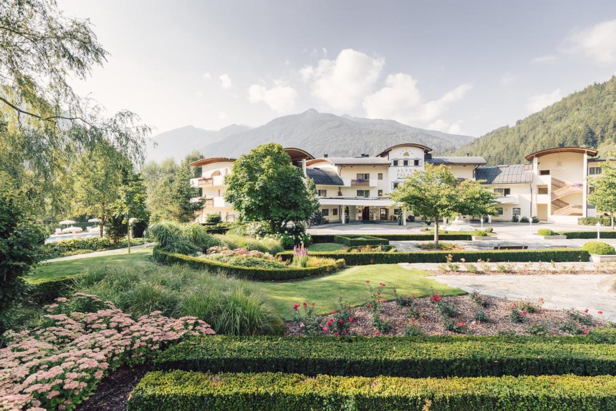 Alpenpalace Luxury Hideaway & Spa Retreat