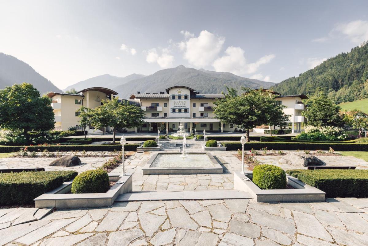 Alpenpalace Luxury Hideaway & Spa Retreat