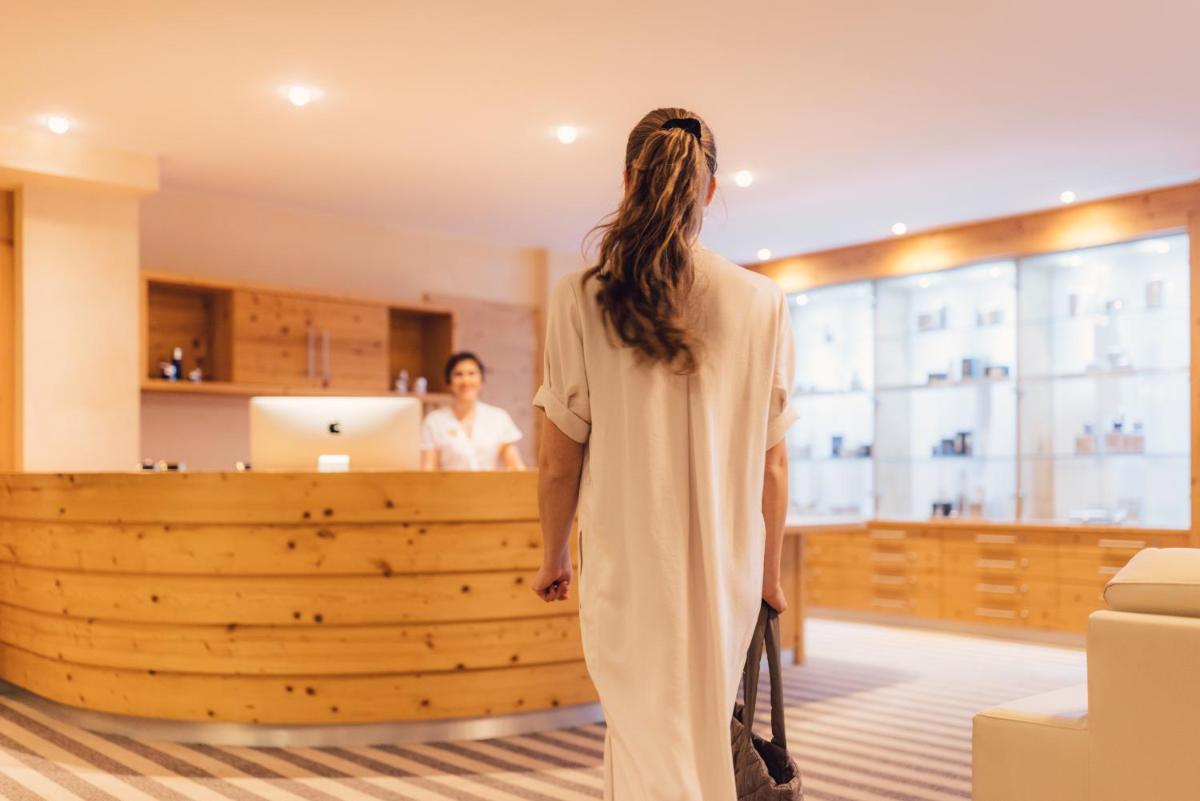 Alpenpalace Luxury Hideaway & Spa Retreat
